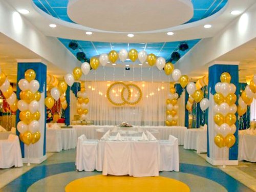 Яркий праздник с шариками