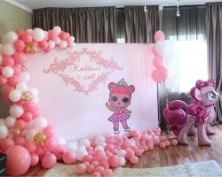 Фотозона из шаров Розовые герои