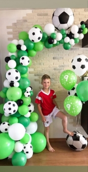 Фотозона из шариков Футбольная