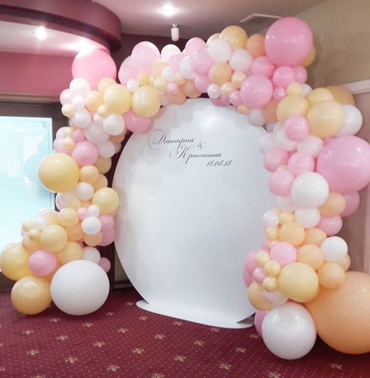 Фотозона из шаров Ванильное небо