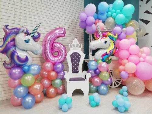 Фотозона из шаров Единороги
